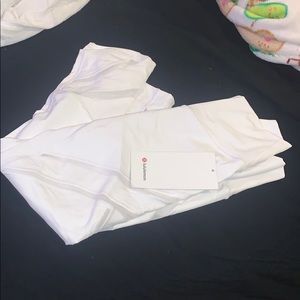 NEW WITH TAGS lulu lemon wonder underHR CROP 21”